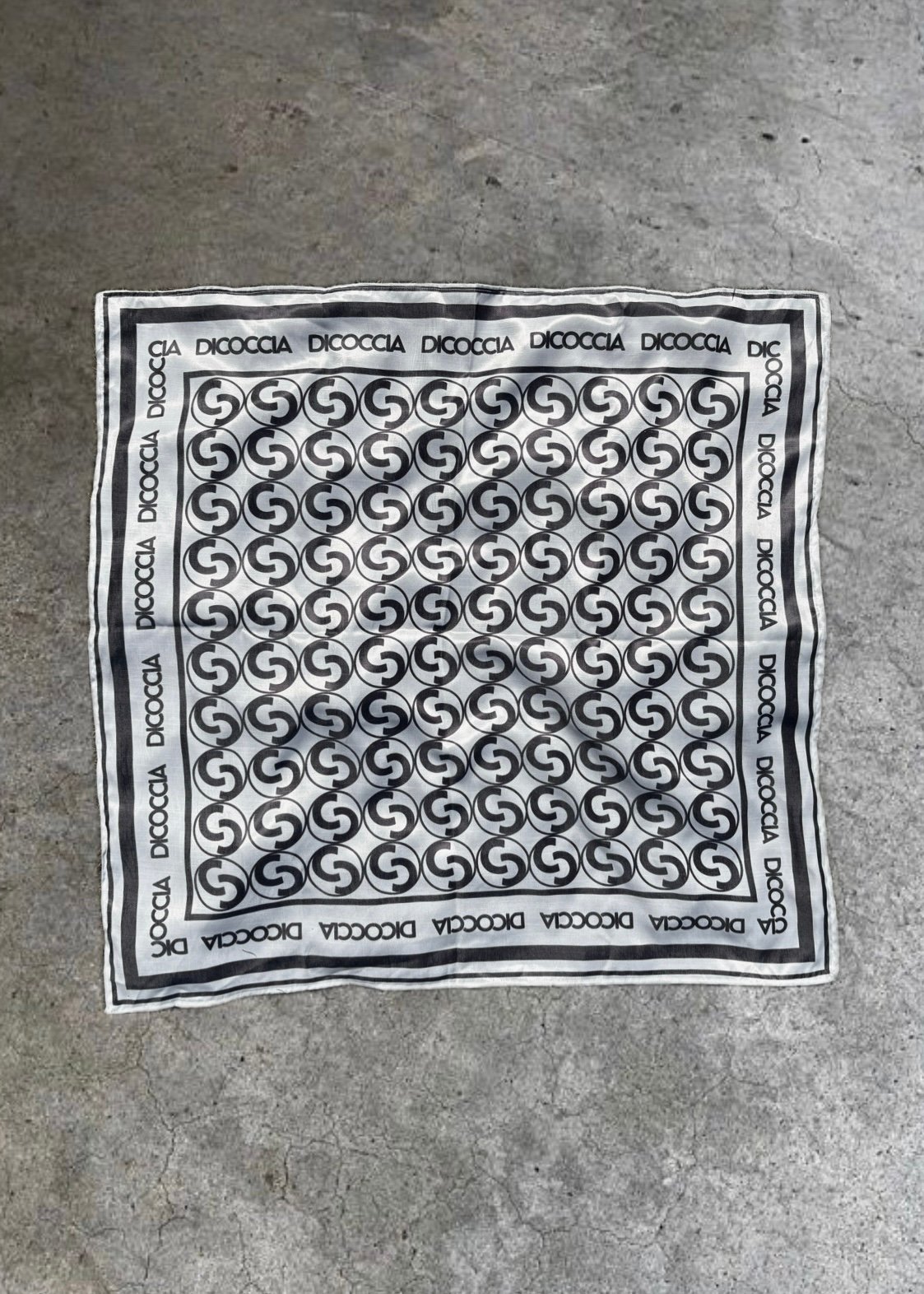 PAÑUELO DI COCCIA LOGO